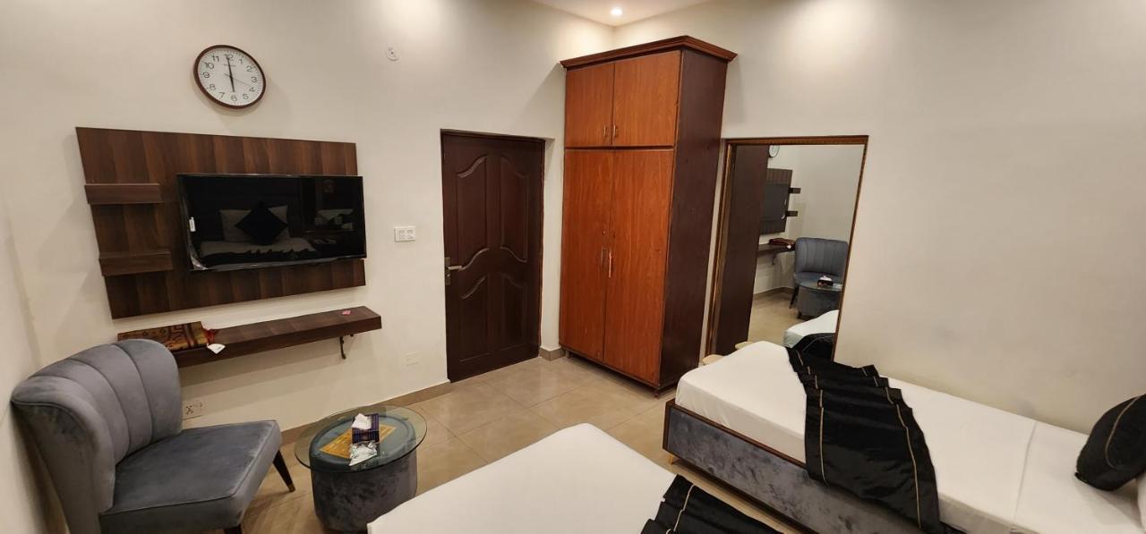 לאהור Red Fort Hotel Gulberg מראה חיצוני תמונה