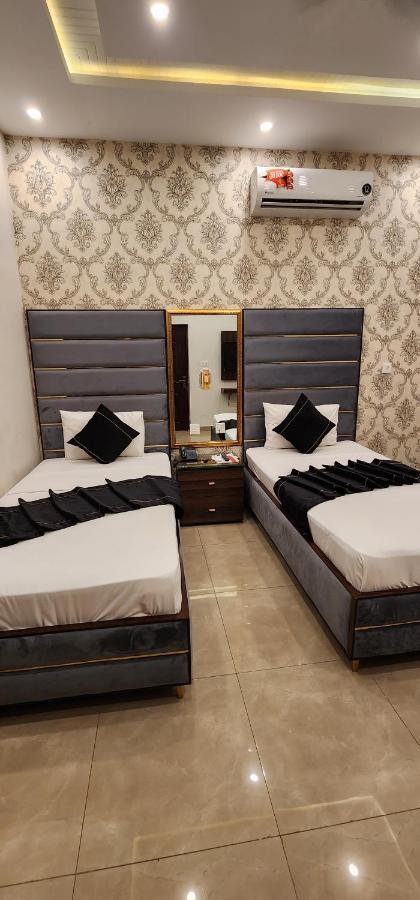 לאהור Red Fort Hotel Gulberg מראה חיצוני תמונה