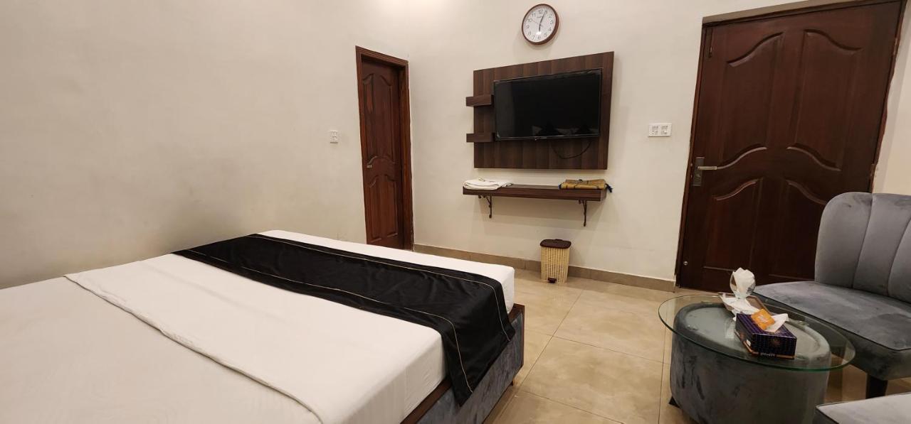 לאהור Red Fort Hotel Gulberg מראה חיצוני תמונה