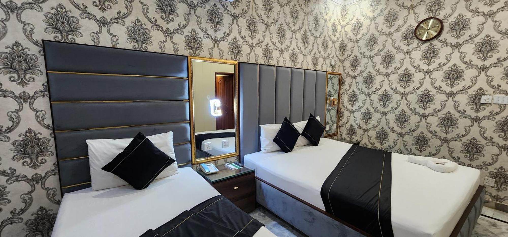 לאהור Red Fort Hotel Gulberg מראה חיצוני תמונה